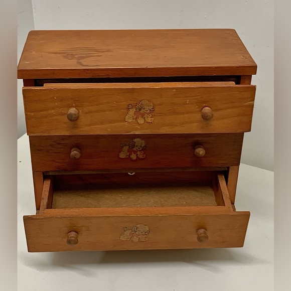 Mid Century Vtg Wooden Lithographed Puppy Dog 3 Drawer Doll Chest Dresser Trunk - Picture 10 of 13